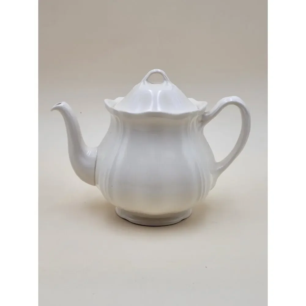 Wedgwood Queen's Shape White Ceramic Teapot with Lid Made in England VTG